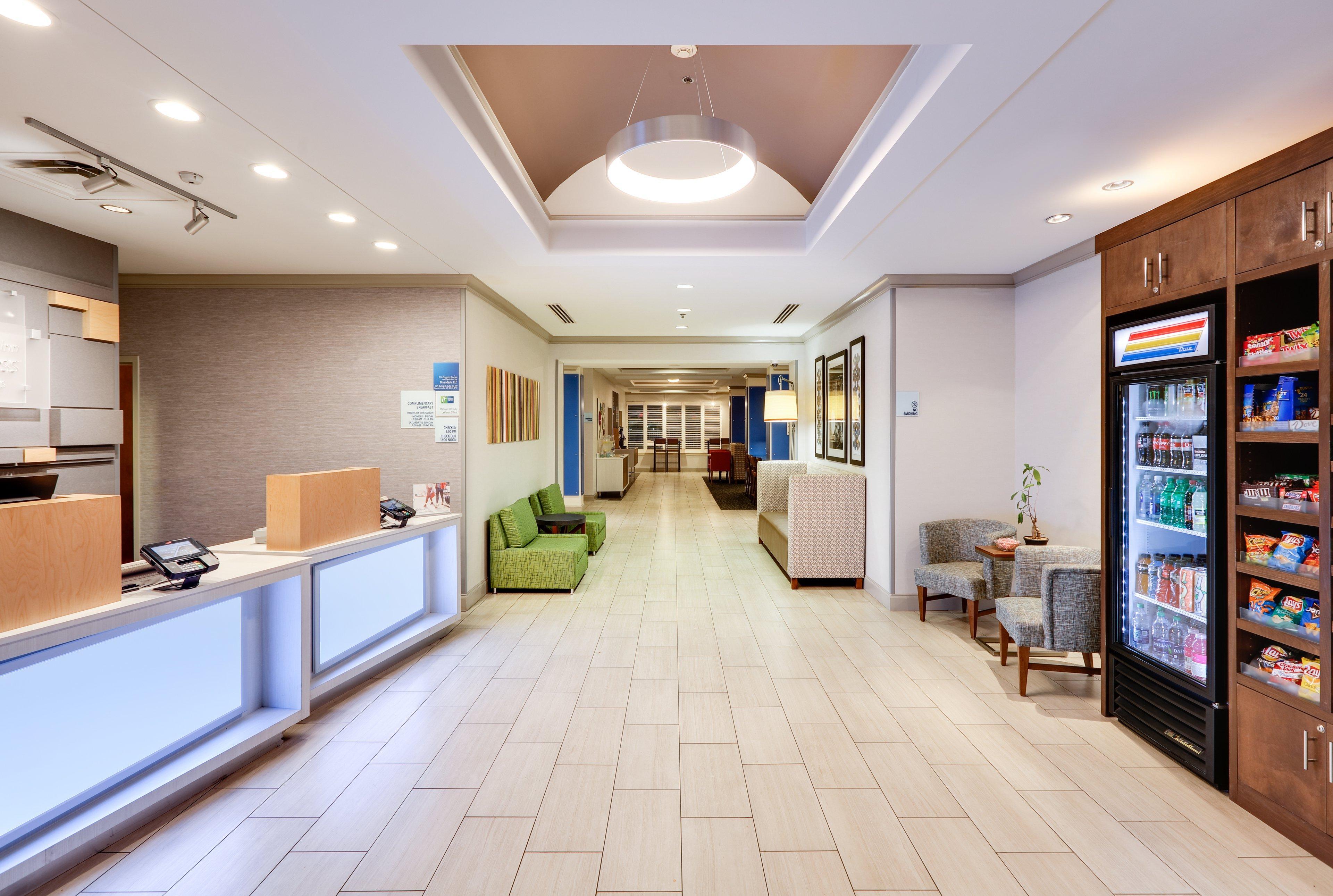 Holiday Inn Express Hotel & Suites Dublin By Ihg Экстерьер фото