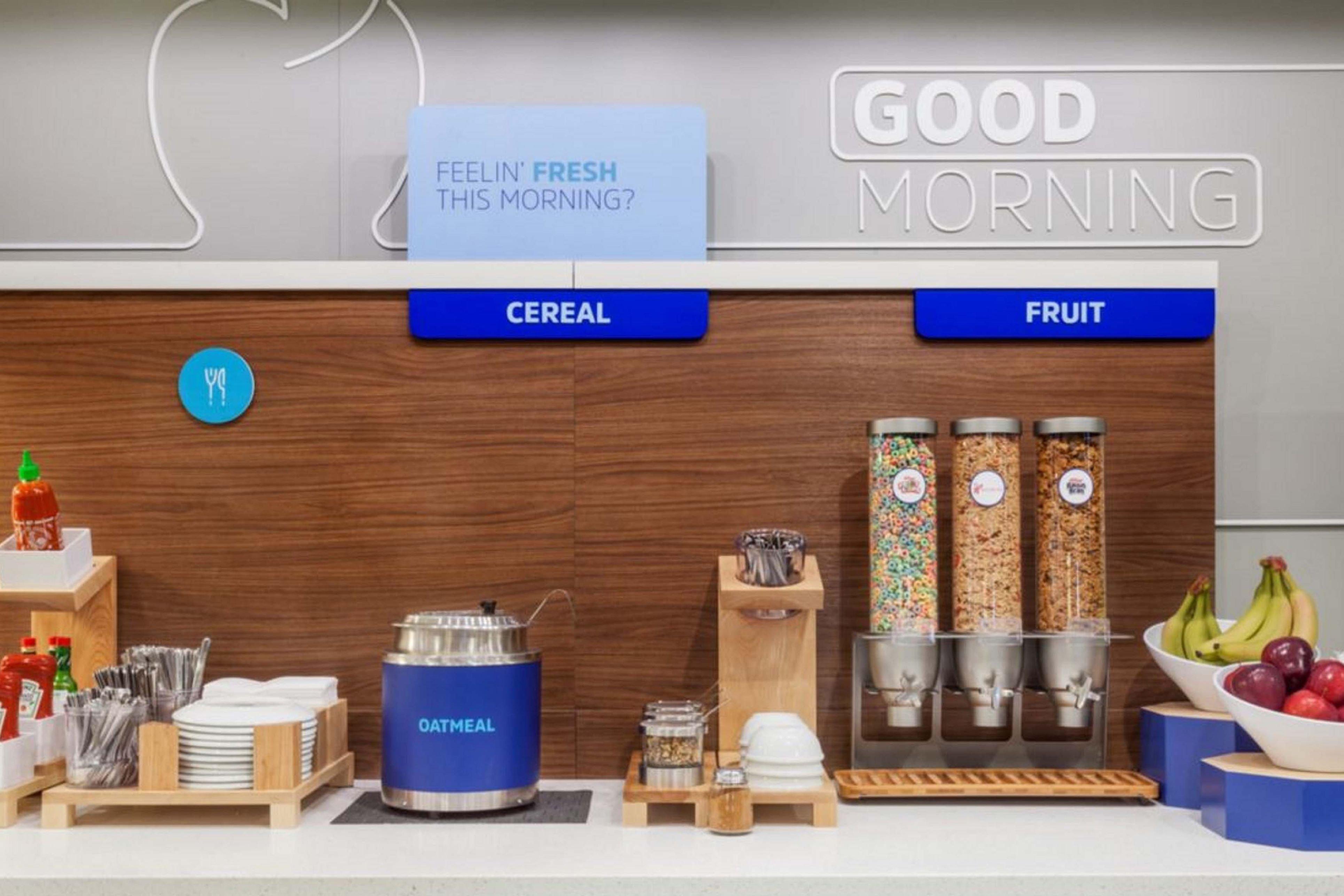 Holiday Inn Express Hotel & Suites Dublin By Ihg Экстерьер фото